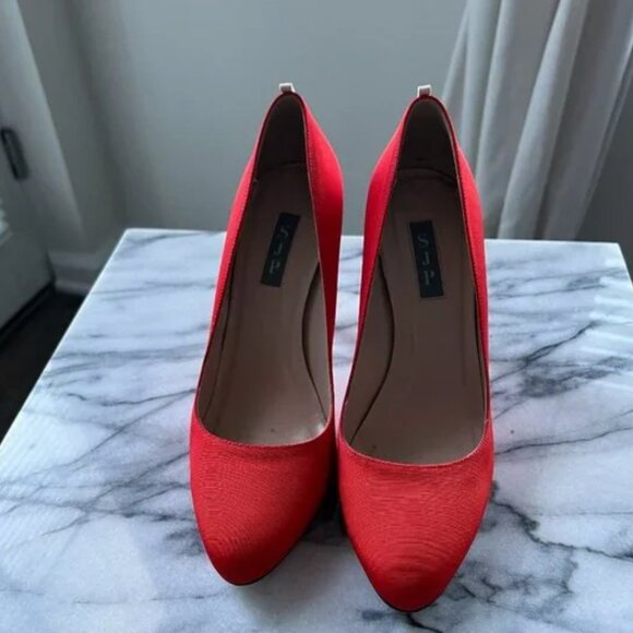 Sarah Jessica Parker SJP lady pumps heels red 38.5 8 EUC beautiful red - Picture 2 of 2